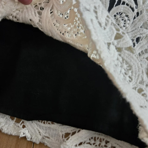 Maeve Sleeveless Lace Peplum Top Size 10 Back Zipper. Black lining. Elegant! - Picture 7 of 12